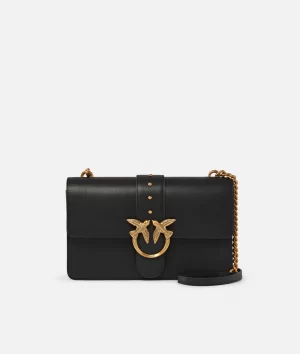 Borsa a tracolla classica Love Bag in morbida pelle mano seta dalla texture liscia.