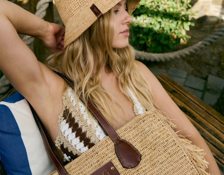 Un must della prossima estate: la shopping in paglia Luna di The Bridge